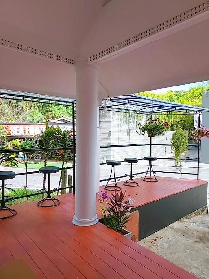 Locanda Aromdee At Naithon Beach